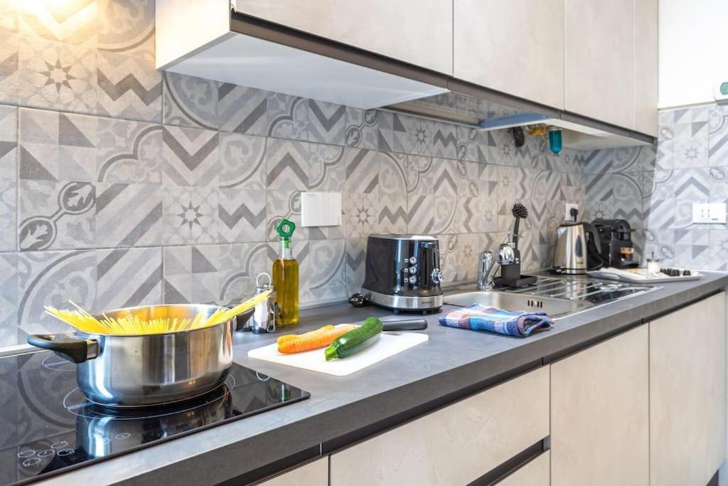 Appartamento Old Town-Porta Susa Free Parking Modern Flat X6 Torino Esterno foto